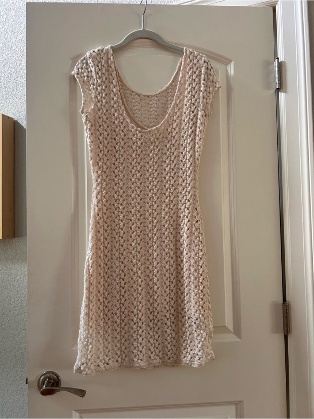 Free People Cream Crocheted BodyCon Mini Dress. Lined. Boho. Coastal cowgirl. M - Picture 2 of 5